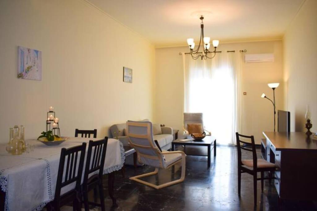 Marble Cool 2-Bedroom Down Town Yard House Kíssamos Esterno foto